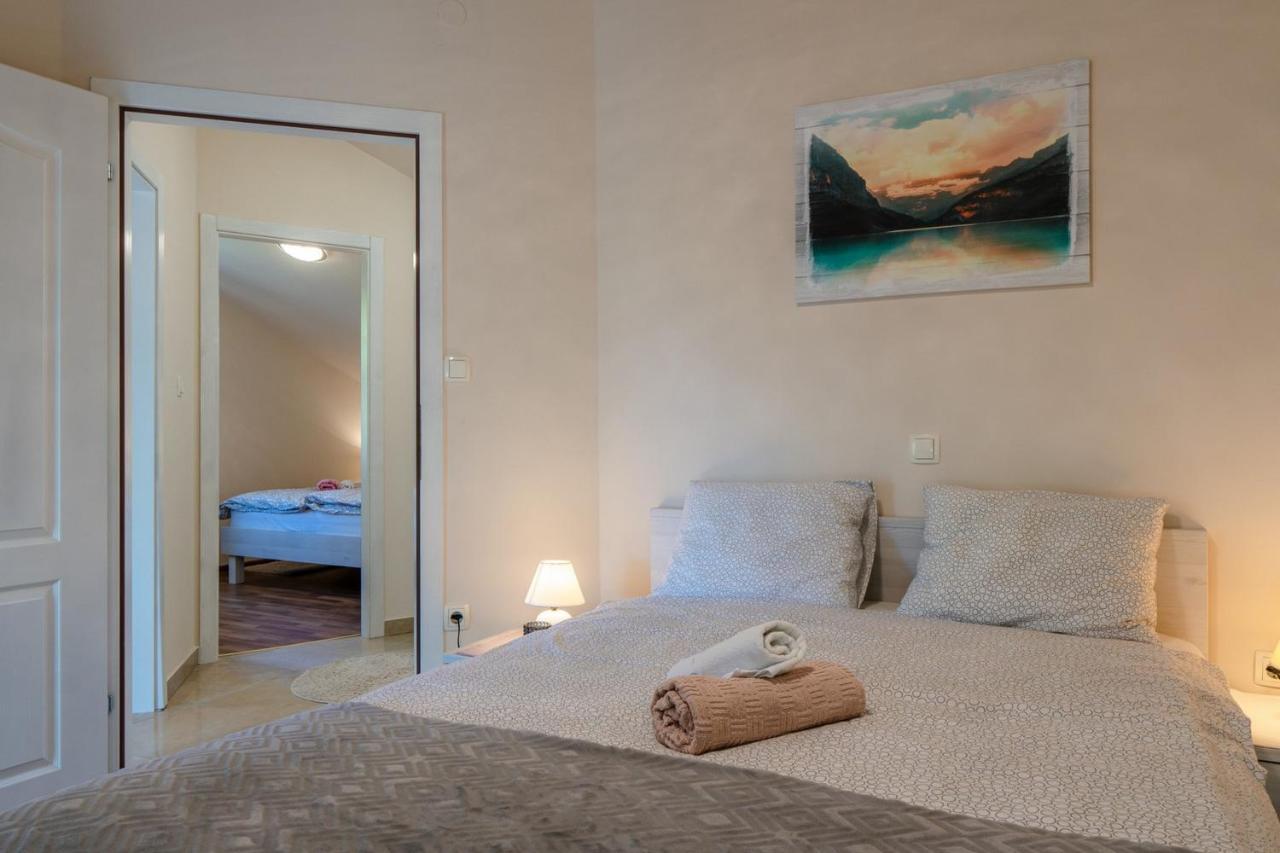 Apartments Sum Mora Vir Exterior photo
